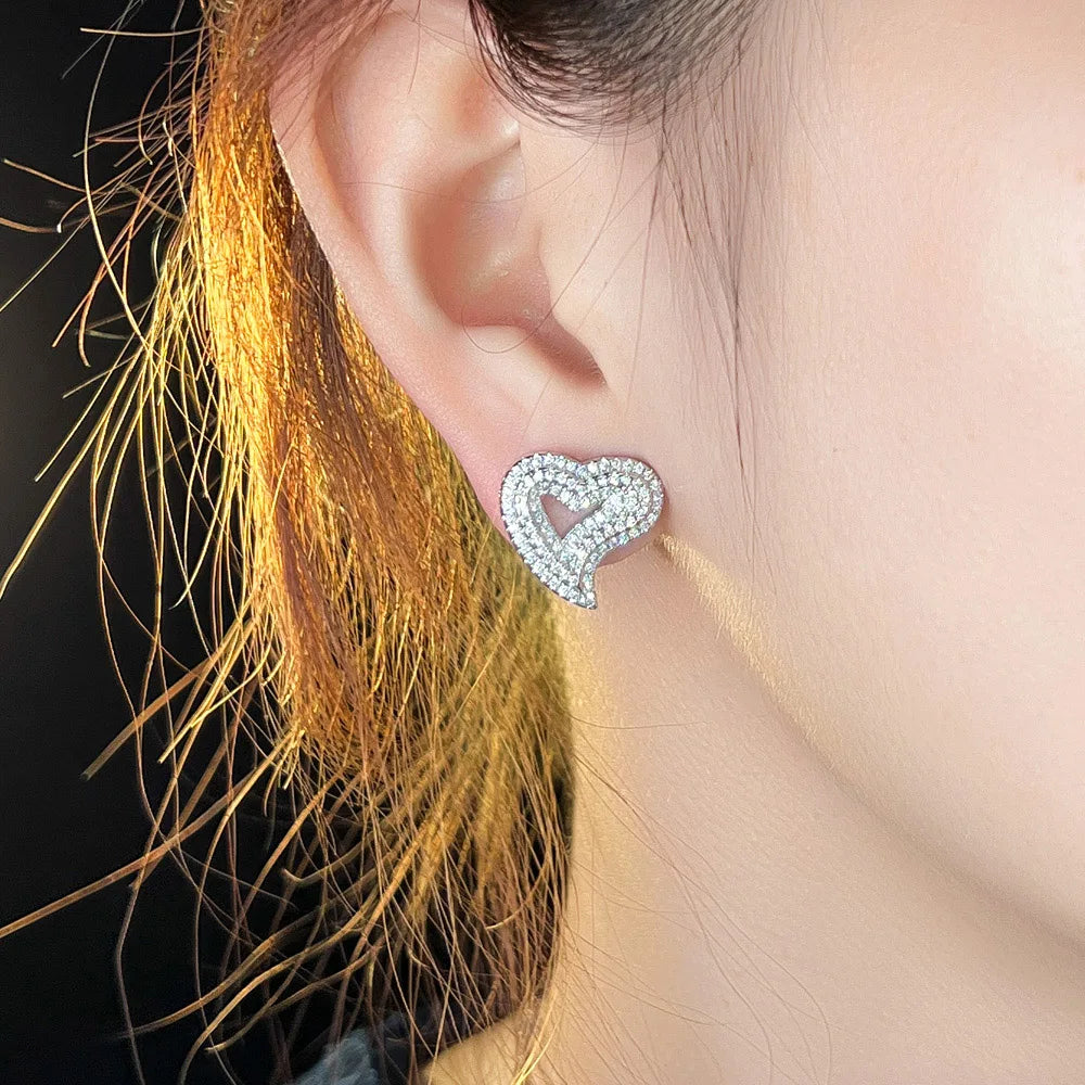 Iced Out Cubic Zirconia Heart Stud Earring for Women Hiphop Hollowed Out 3A Zircon Ear Studs